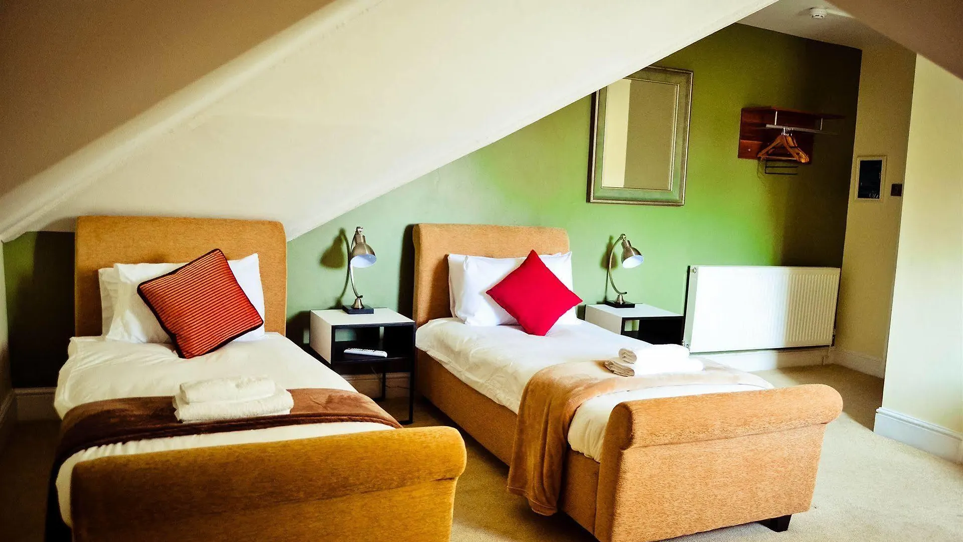 בורנמות' Washington House Hotel בית הארחה