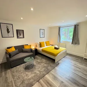 En-suite Bedroom For Up To 4! Sofa Bed - Near Stratford Londres